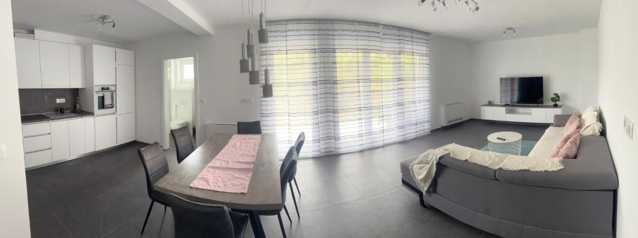 Apartmani Lana Rab Town Extérieur photo